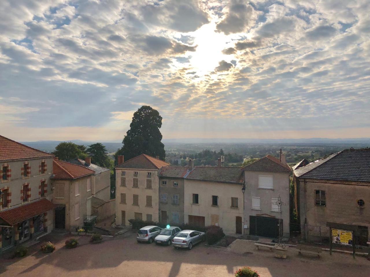 Gites Le Lancelot Ambierle Luaran gambar